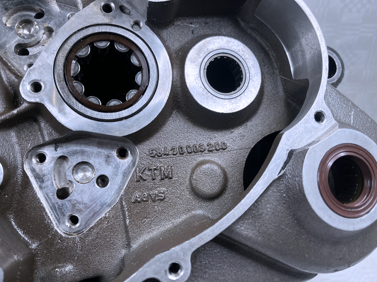 KTM 640 Supermoto LC4 Motor Engine Block Crankcase OEM Used 2003