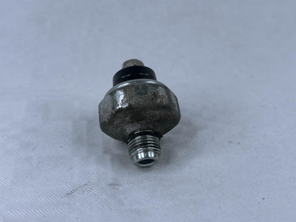 Honda CBR1100XX Super Blackbird Motor Engine Oil Pressure Sensor Switch OEM used 2004