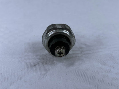 Honda CBR1100XX Super Blackbird Motor Engine Oil Pressure Sensor Switch OEM used 2004