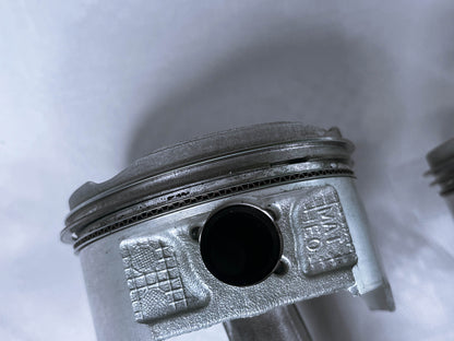 Honda CBR1100XX Super Blackbird Motor Engine Pistons Con Rods OEM Used 2004