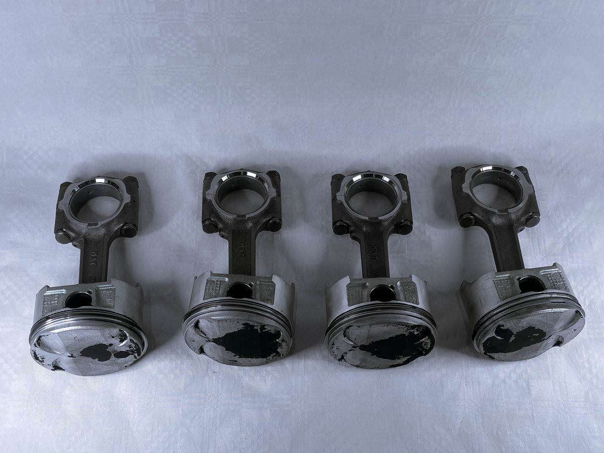 Honda CBR1100XX Super Blackbird Motor Engine Pistons Con Rods OEM Used 2004