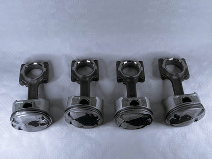 Honda CBR1100XX Super Blackbird Motor Engine Pistons Con Rods OEM Used 2004