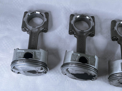 Honda CBR1100XX Super Blackbird Motor Engine Pistons Con Rods OEM Used 2004
