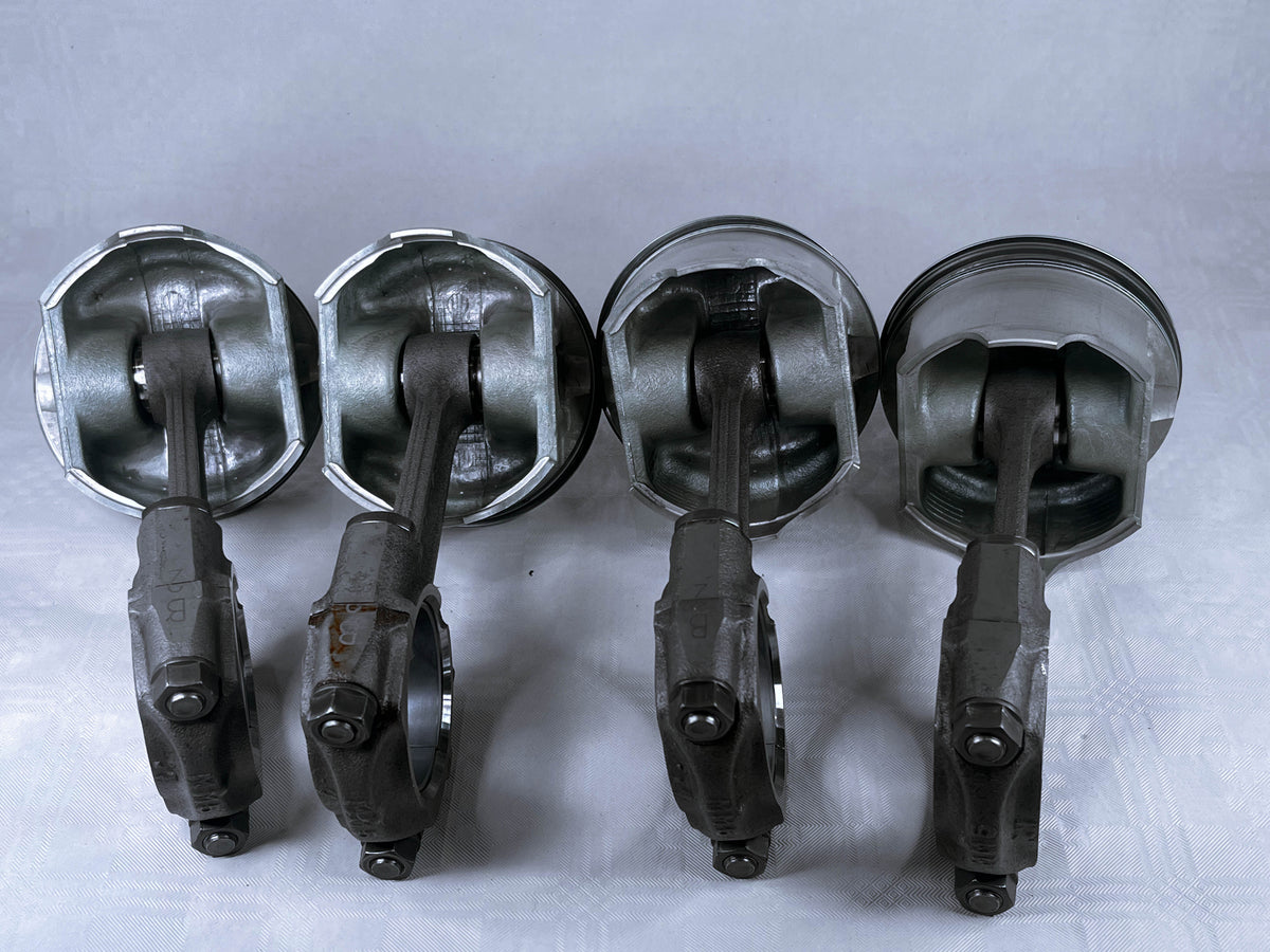 Honda CBR1100XX Super Blackbird Motor Engine Pistons Con Rods OEM Used 2004