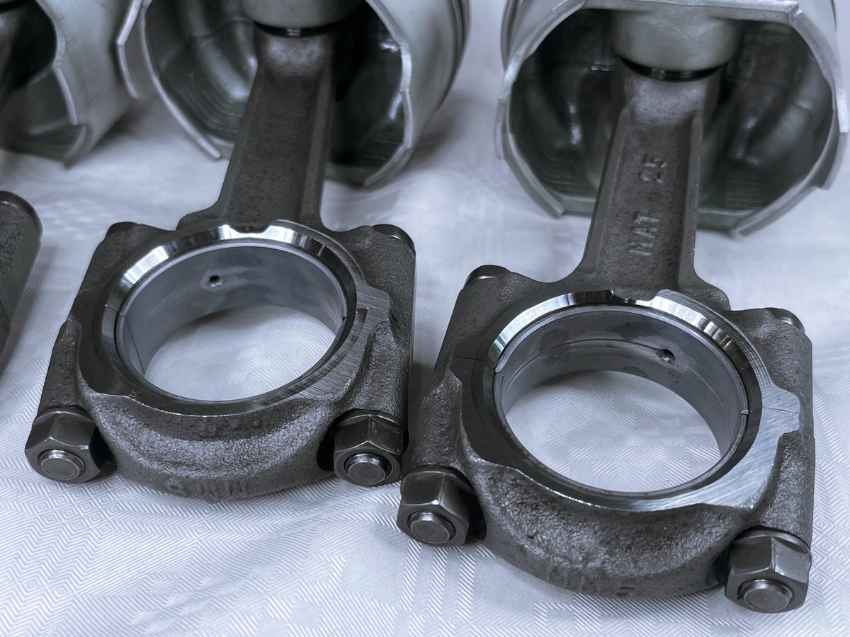 Honda CBR1100XX Super Blackbird Motor Engine Pistons Con Rods OEM Used 2004