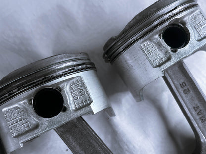 Honda CBR1100XX Super Blackbird Motor Engine Pistons Con Rods OEM Used 2004